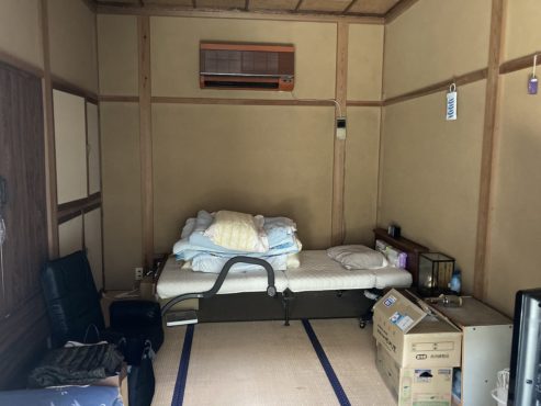 高岡市蓮花寺　中古住宅サムネイル