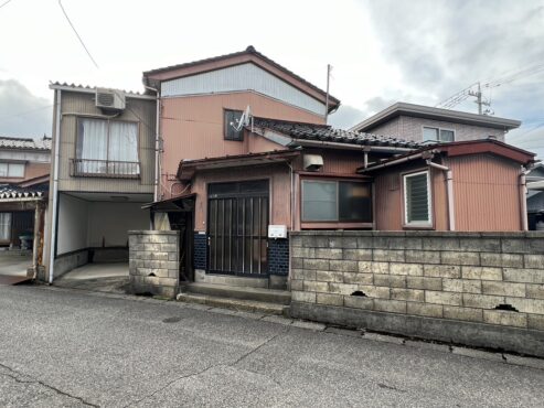 高岡市羽広2丁目　中古住宅サムネイル