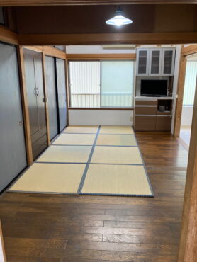 南砺市二日町　貸家サムネイル