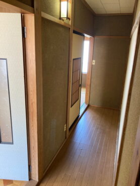 南砺市二日町　貸家サムネイル