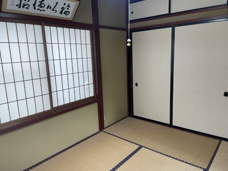高岡市伏木矢田25-49　中古住宅