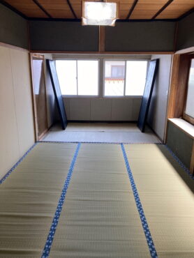 南砺市二日町　貸家サムネイル