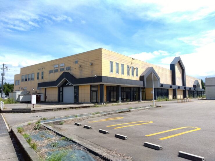 南砺市やかた　貸店舗サムネイル