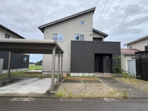 南砺市高堀　中古住宅サムネイル