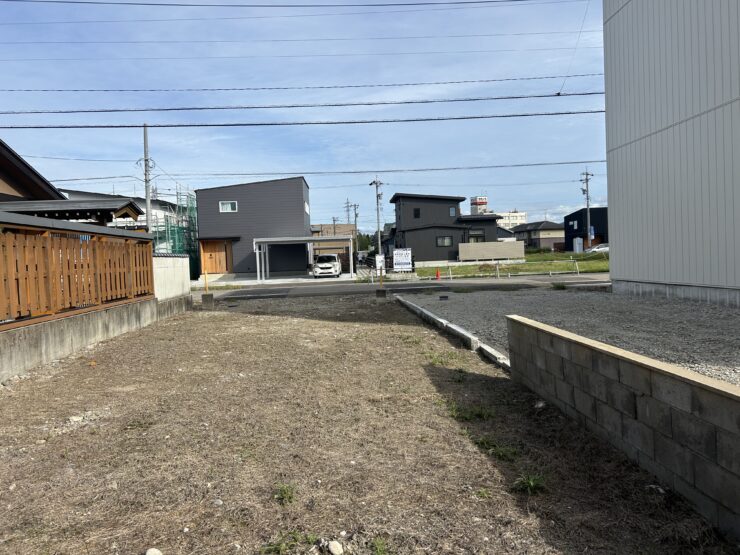 砺波市春日町　土地