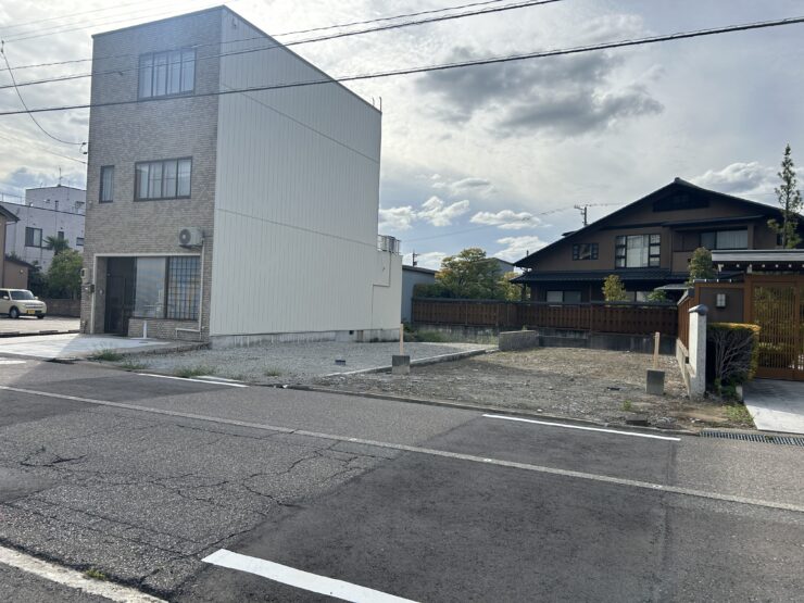 砺波市春日町　土地