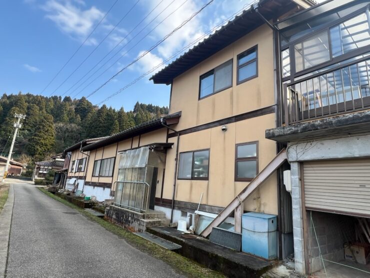 砺波市庄川三谷　中古住宅サムネイル