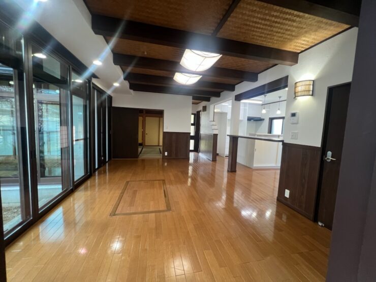 砺波市神島　中古住宅