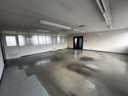 砺波市栄町　貸事務所サムネイル