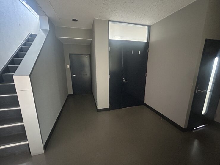 砺波市栄町　貸事務所