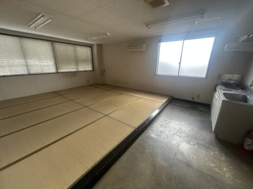 砺波市栄町　貸事務所サムネイル