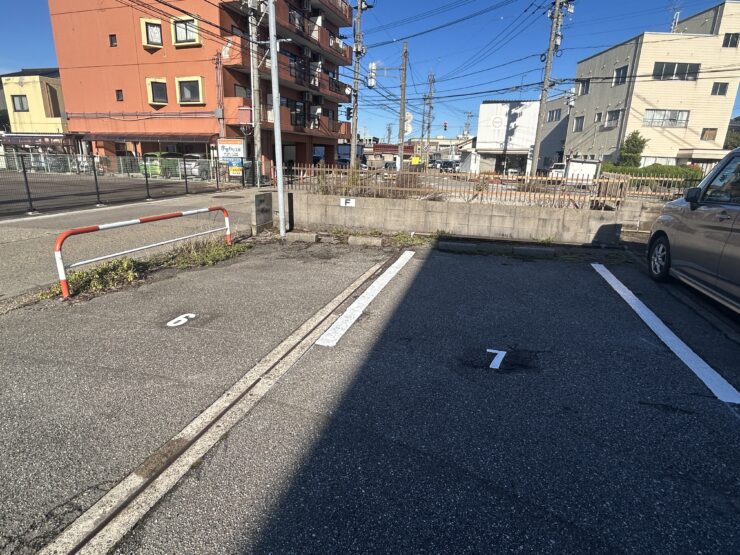 高岡市内免駐車場サムネイル