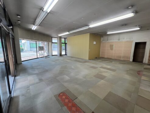砺波市表町 貸テナントサムネイル