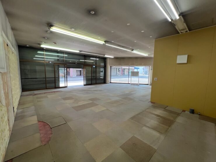 砺波市表町 貸テナント