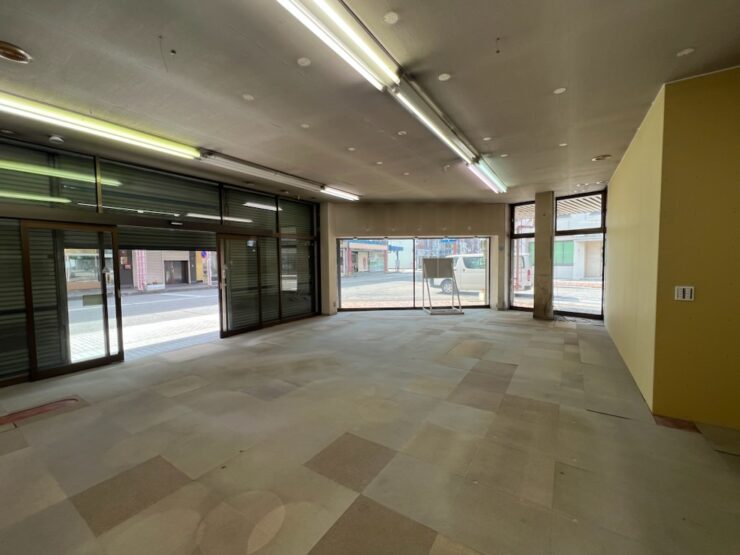 砺波市表町 貸テナント