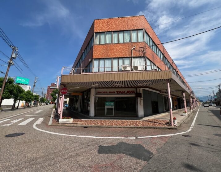 砺波市表町　貸テナントサムネイル