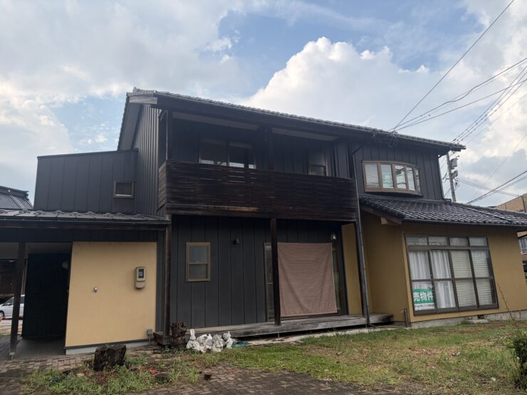 砺波市表町　中古住宅サムネイル