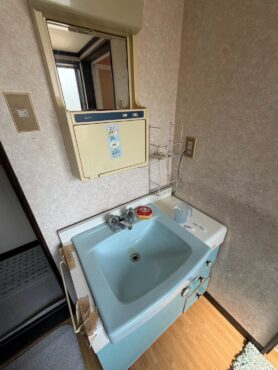 砺波市安川　中古住宅サムネイル
