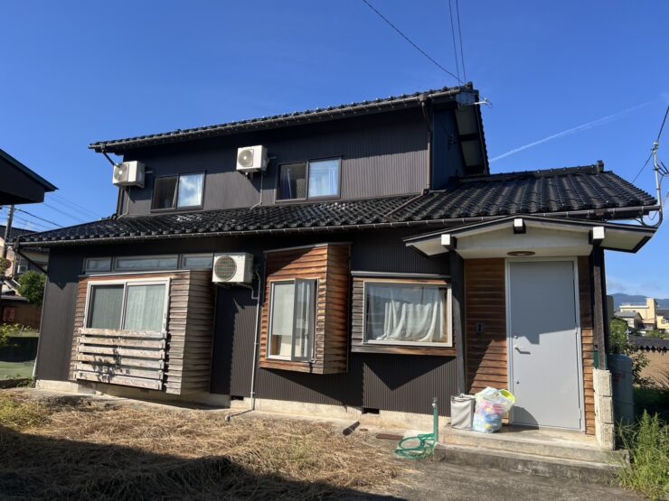 南砺市理休　中古住宅サムネイル